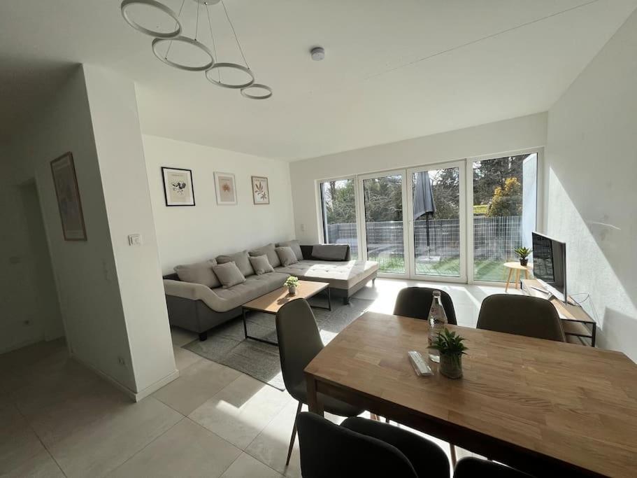 3 Zw 95 M2 Neubau Kostenlos Parkplatz Im Hof Кітцінґен Екстер'єр фото